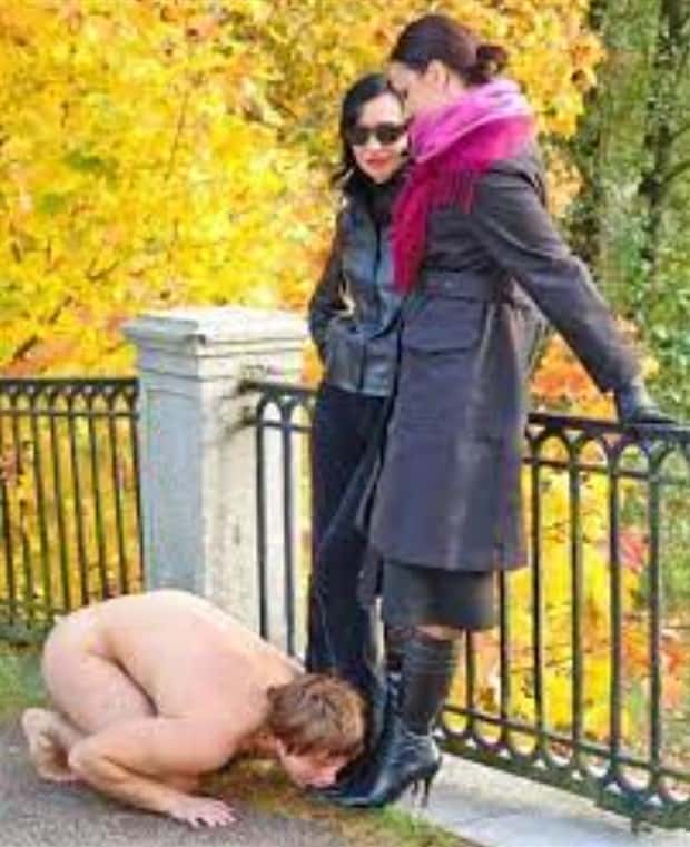 Men Treated Like Dogs by Women (29 photos)