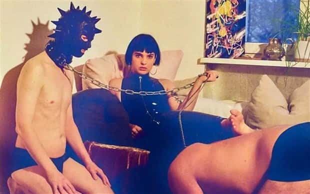 Men Treated Like Dogs by Women (29 photos)