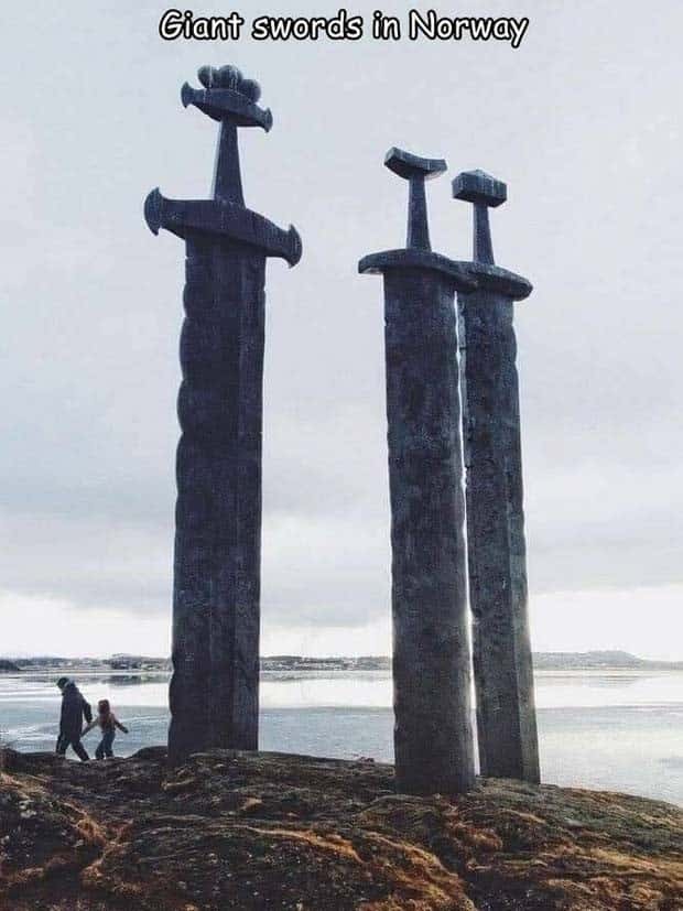 Interesting Pictures with Captions #130 (27 photos)