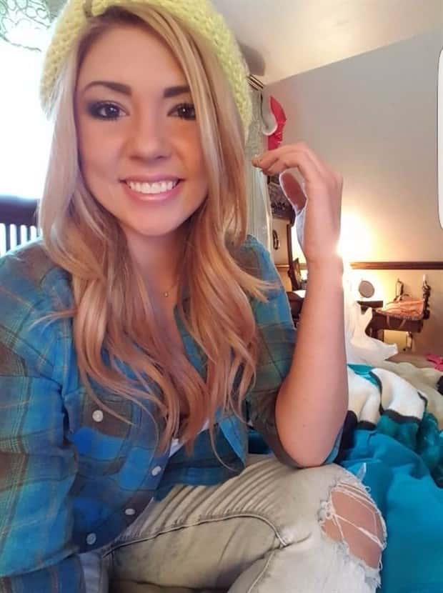 Hot Girls with Disarming Smile #5 (22 photos)