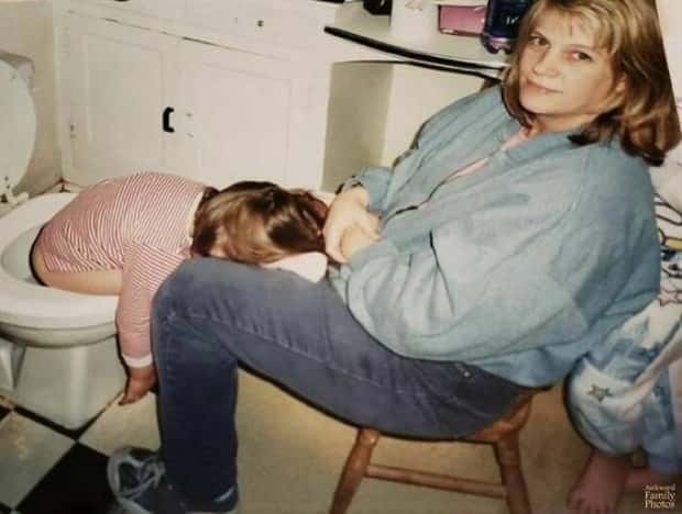 Old Family Albums Overflow with Cringy Photos (32 photos)