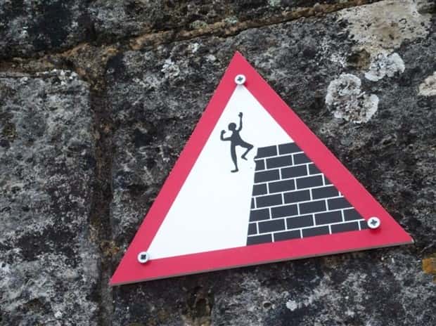 Brutally Honest Signs About Danger (31 photos)