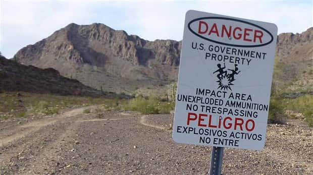 Brutally Honest Signs About Danger (31 photos)