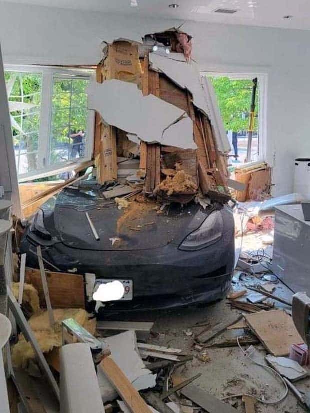 Insane Driving Fails #22 (24 photos)