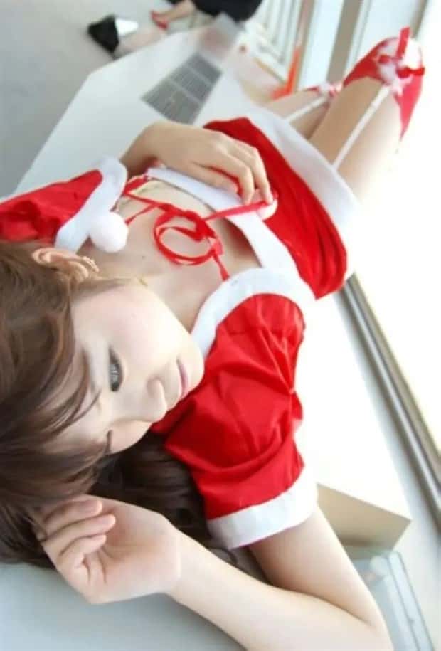 50 Hot Girls Embracing the Festive Energy (50 photos)