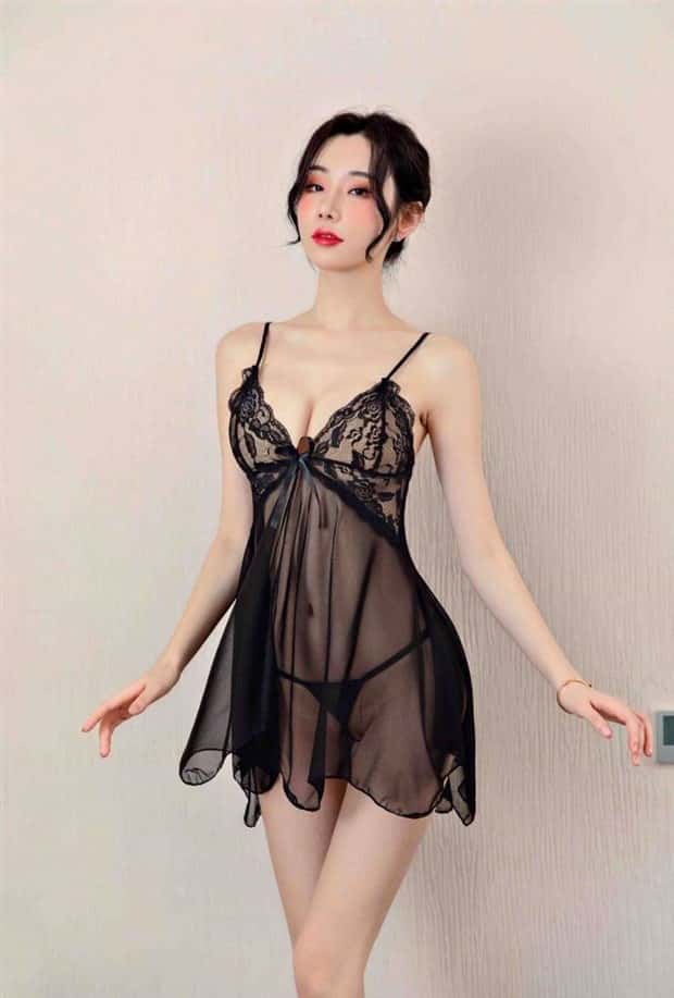 Hot Girls in Seductive Mesh Outfits #8 (26 photos)