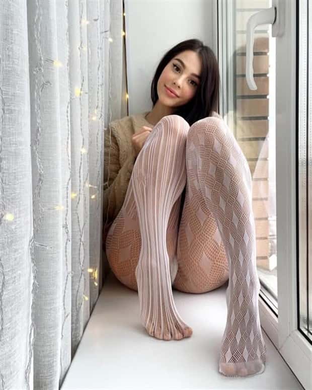 Hot Girls in Seductive Mesh Outfits #8 (26 photos)