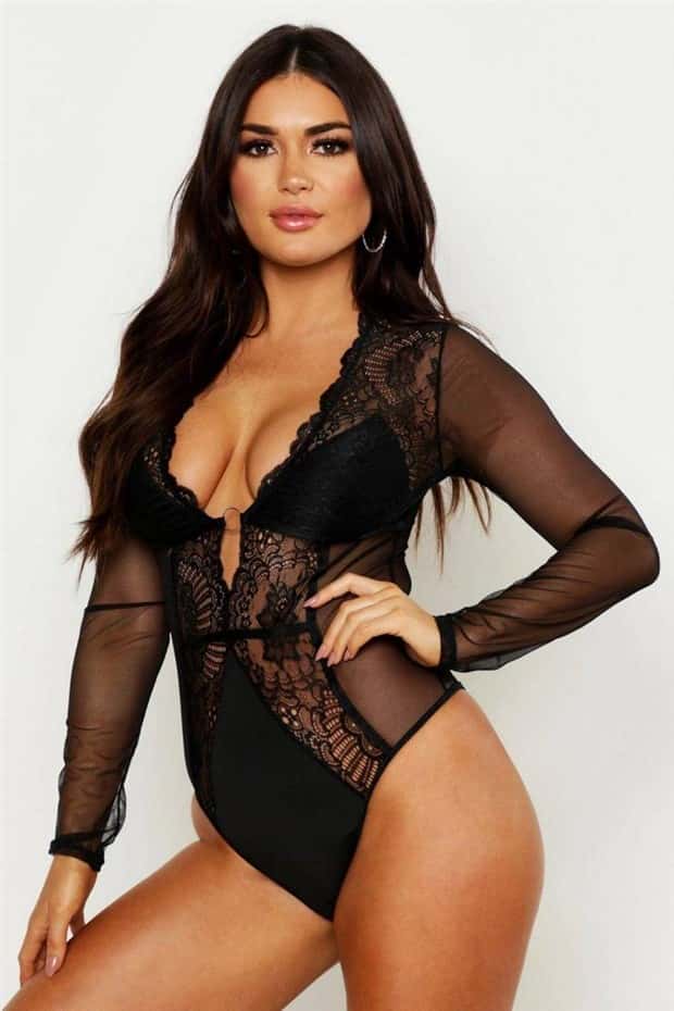 Hot Girls in Seductive Mesh Outfits #8 (26 photos)