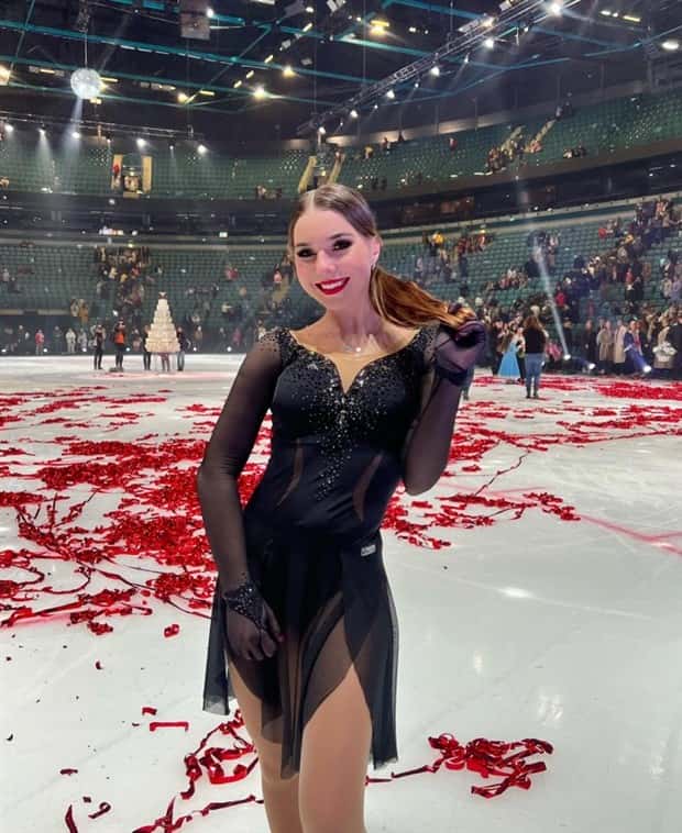 hot red lips 1 Hot Girls with Red Lips #24 (24 photos)