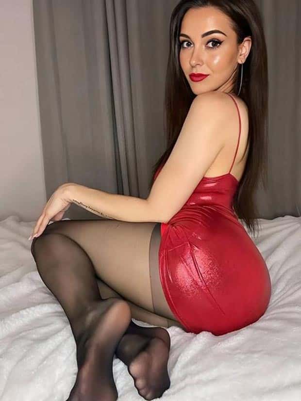 hot red lips 14 Hot Girls with Red Lips #24 (24 photos)