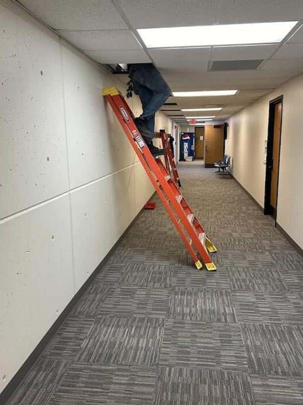 safety fails 13 Ridiculous Safety Fails #17 (24 photos)