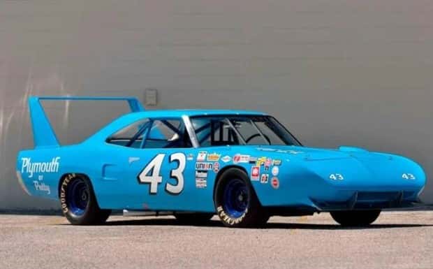 Classic Muscle Cars That Thrill (37 photos)
