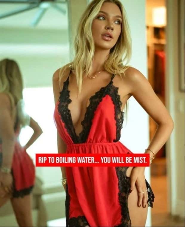 Hot Girls Featuring Jokes #4 (20 photos)