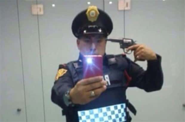 Stupid People and Their Risky Selfies (34 photos)