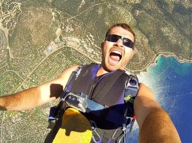 Stupid People and Their Risky Selfies (34 photos)
