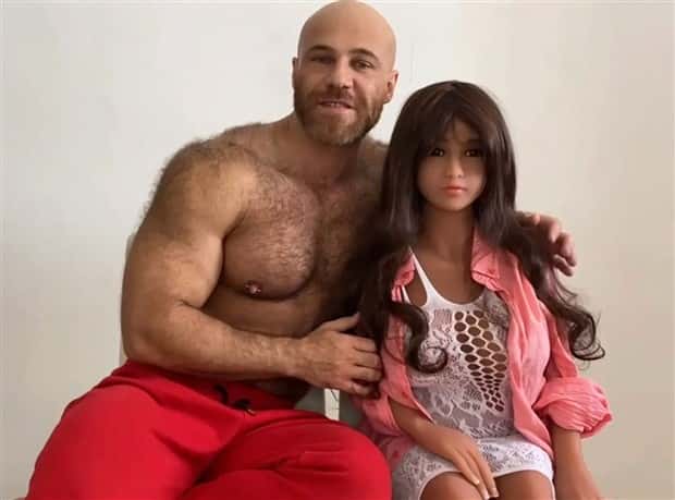 Lonely Guys with Their Silicone Girlfriends (25 photos)