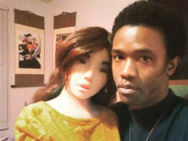 Lonely Guys with Their Silicone Girlfriends (25 photos)