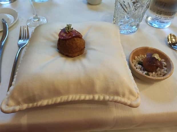 Very Strange Food Serving #22 (22 photos)