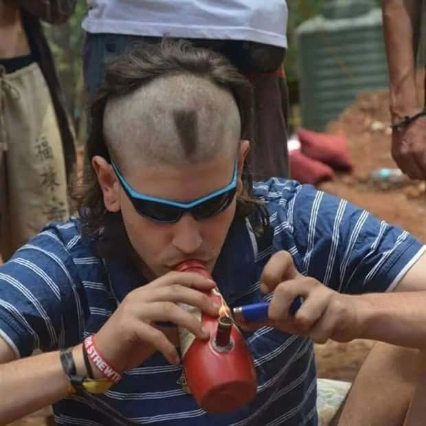 Strange Haircuts that Cannot Go Unnoticed #31 (23 photos)