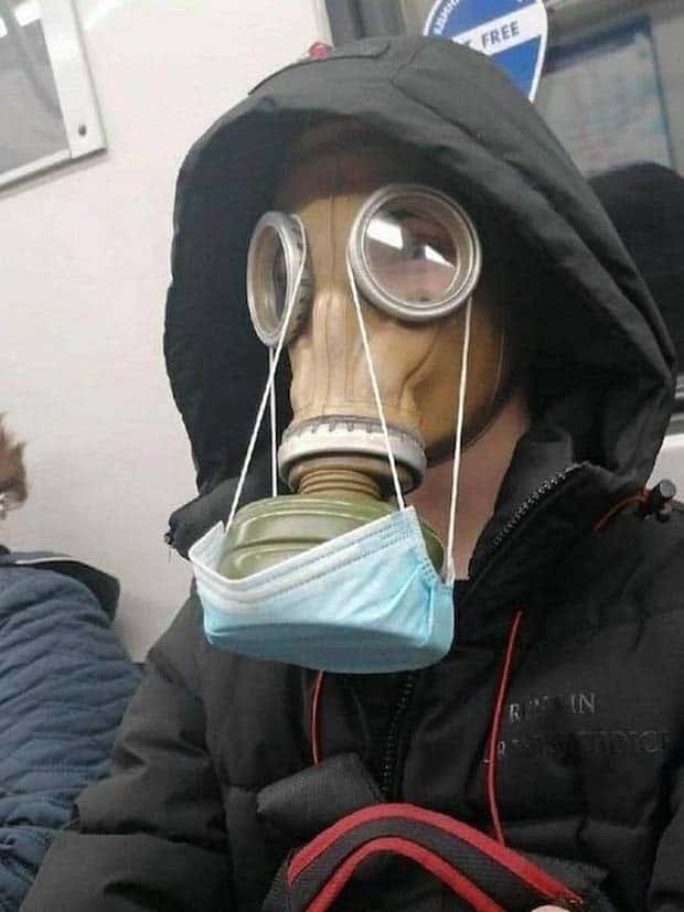 strange subway moments 10 Strange Yet Fascinating Subway Moments (25 photos)