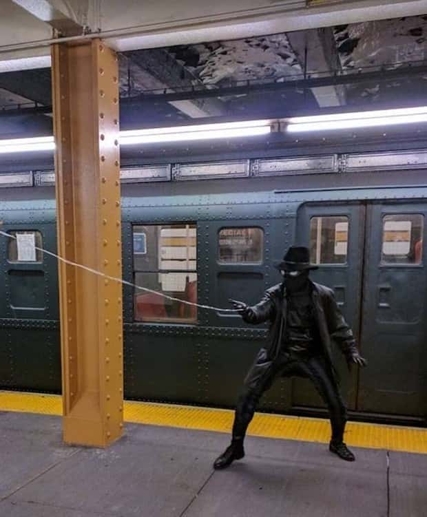 strange subway moments 20 Strange Yet Fascinating Subway Moments (25 photos)