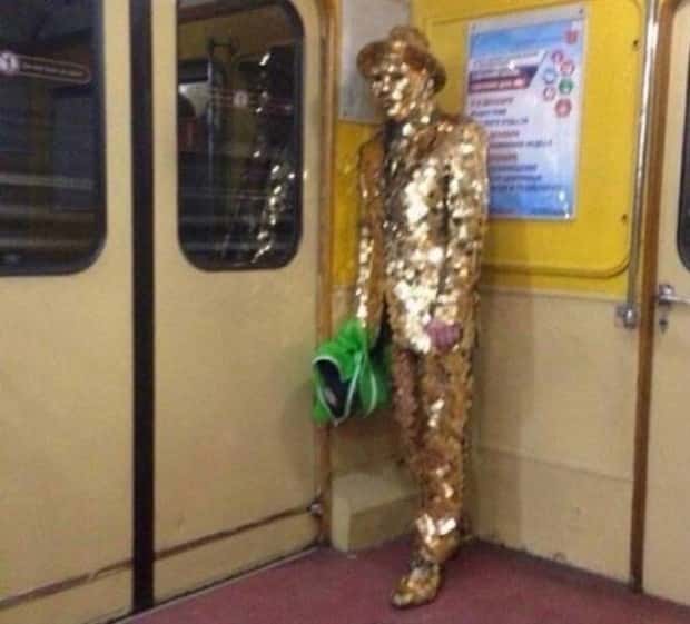 strange subway moments 21 Strange Yet Fascinating Subway Moments (25 photos)