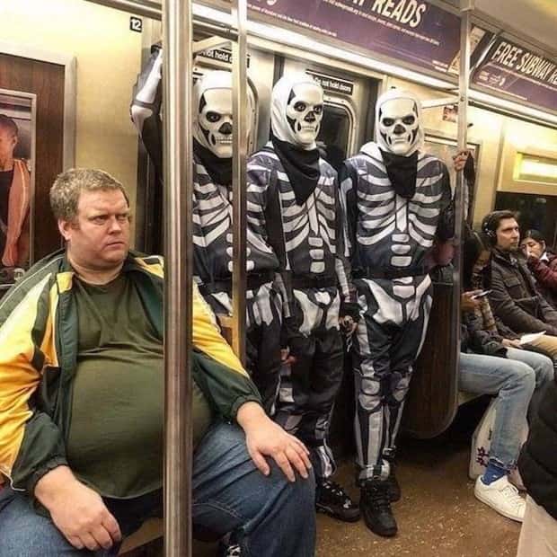 strange subway moments 9 Strange Yet Fascinating Subway Moments (25 photos)