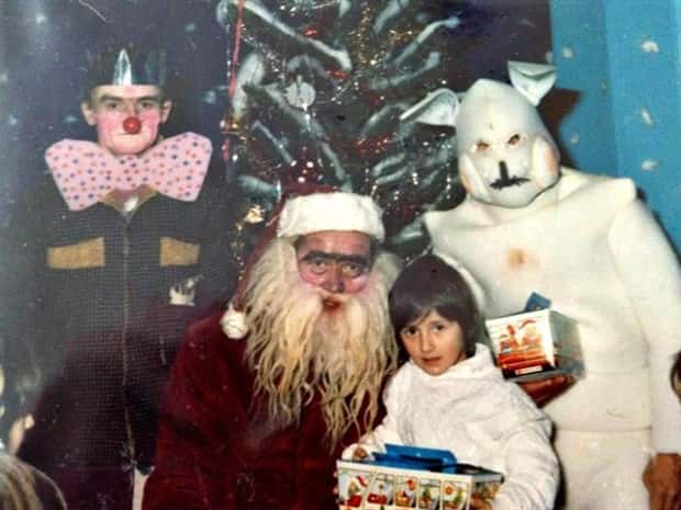 Unsettling Santas from the Past (23 photos)