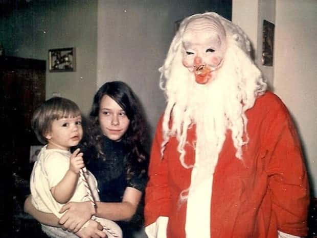 Unsettling Santas from the Past (23 photos)
