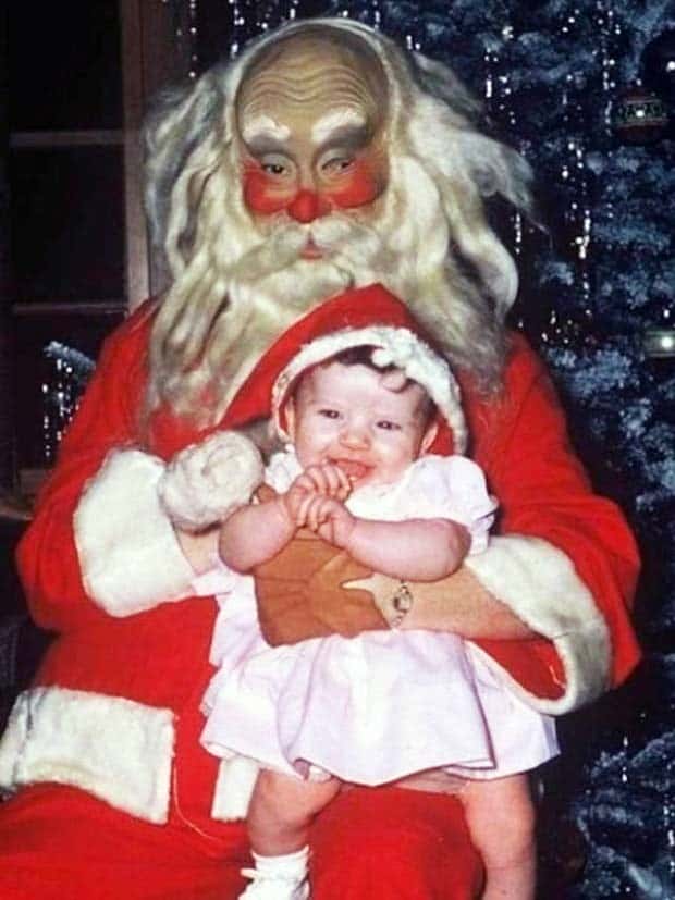 Unsettling Santas from the Past (23 photos)