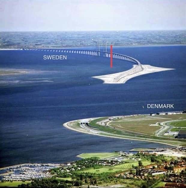 Curious Borders Between Countries (24 photos)