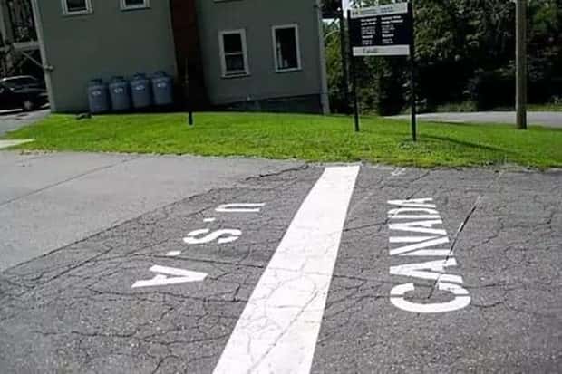 Curious Borders Between Countries (24 photos)