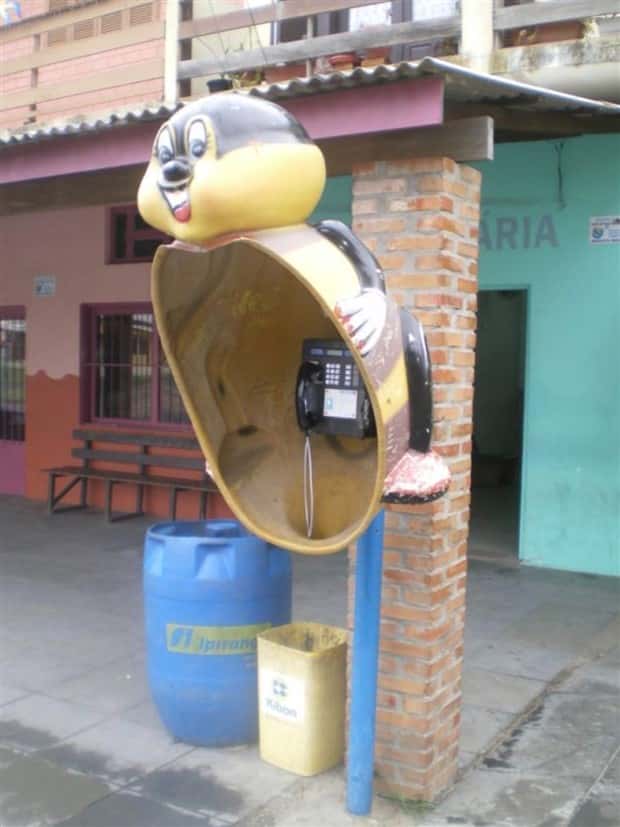 Unique and Abstract Payphone Designs (42 photos)