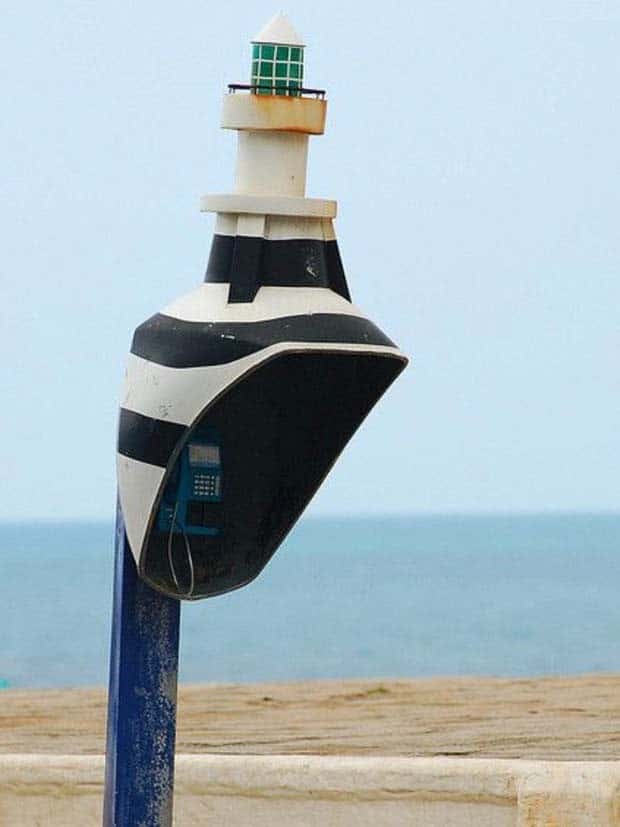 Unique and Abstract Payphone Designs (42 photos)