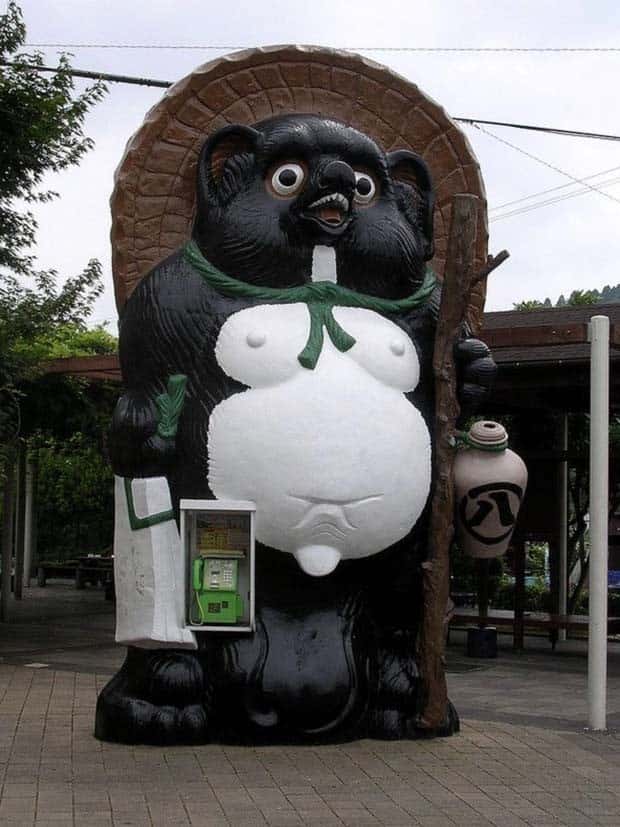 Unique and Abstract Payphone Designs (42 photos)