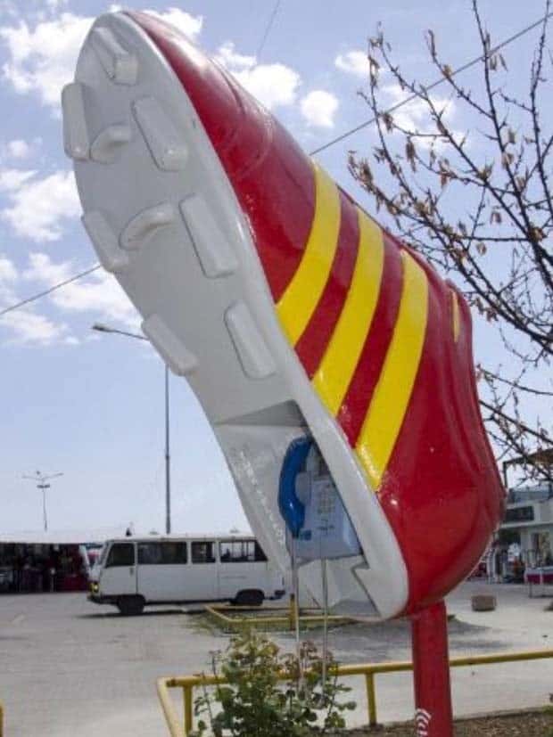 Unique and Abstract Payphone Designs (42 photos)