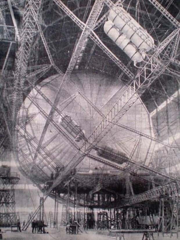 37 Vintage Photos of Zeppelins Being Built
