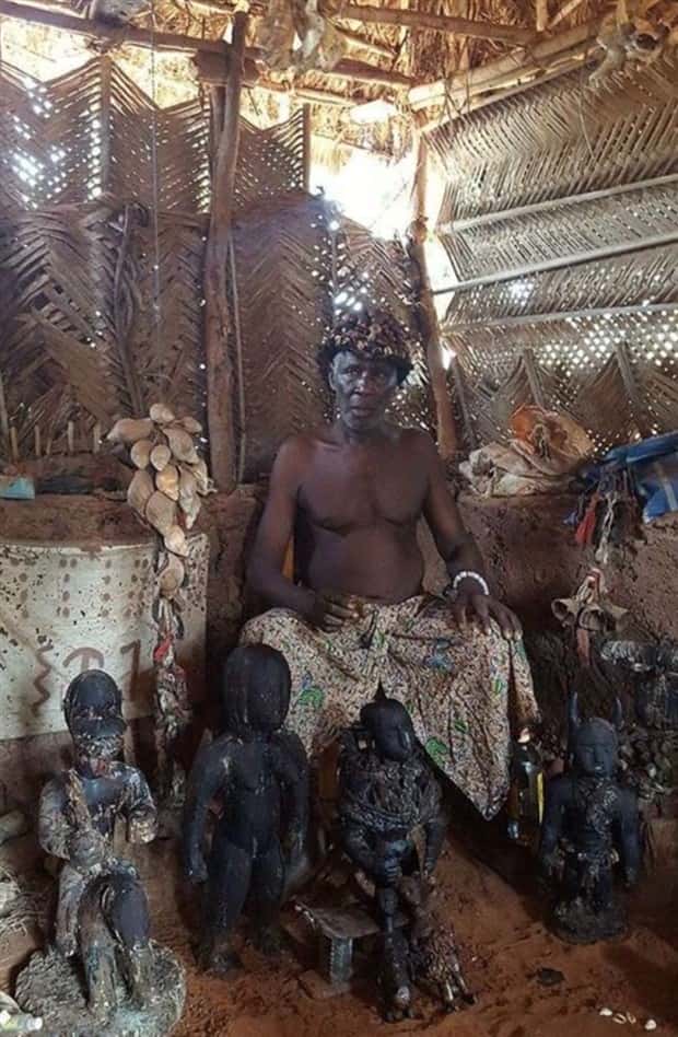 30 Pics of Intriguing Witch Doctors (30 photos)