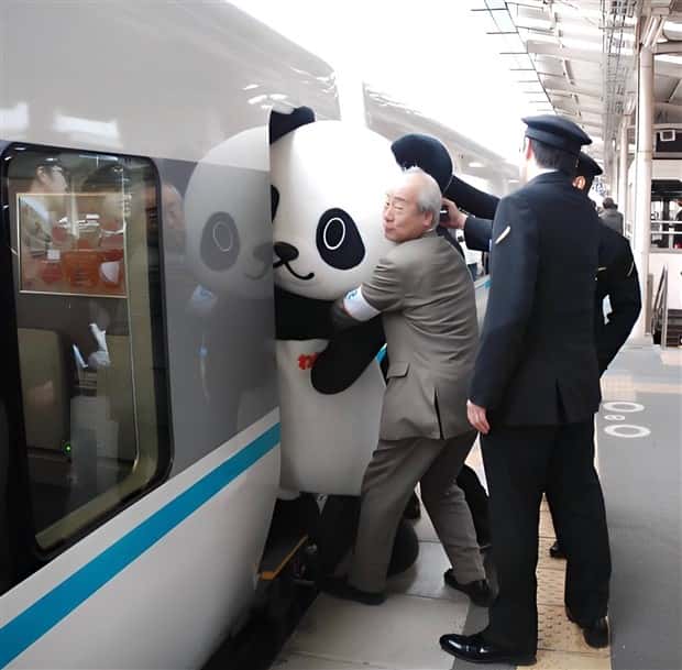 Japanese Subway Pushers at Work (29 photos)