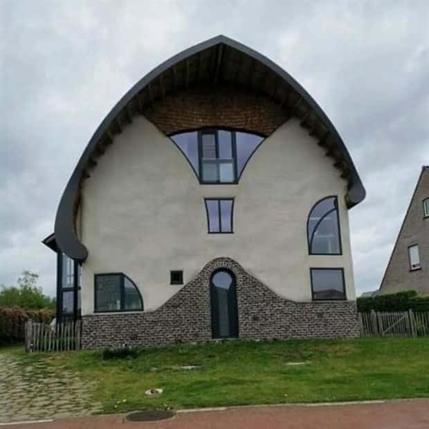 Ridiculously Strange Belgian Houses #10 (29 photos)