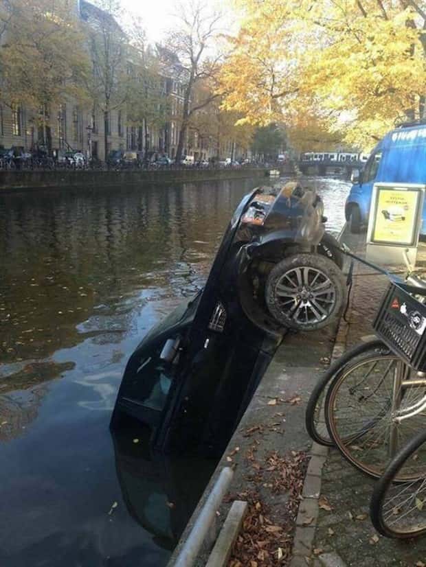 Insane Driving Fails #24 (22 photos)