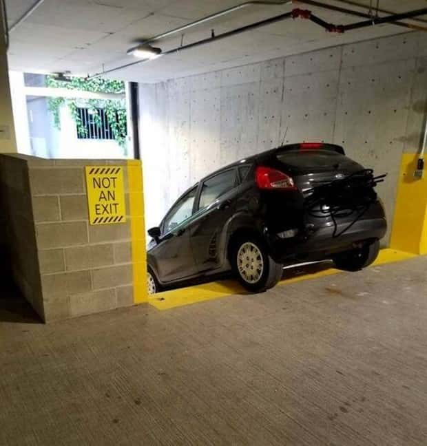 Insane Driving Fails #24 (22 photos)