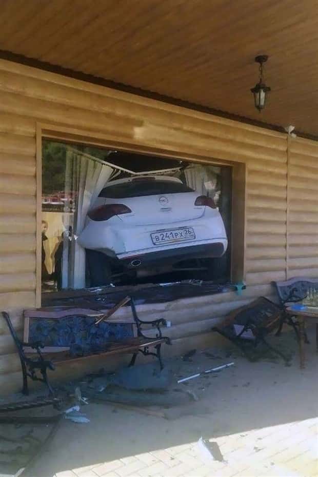 Insane Driving Fails #24 (22 photos)