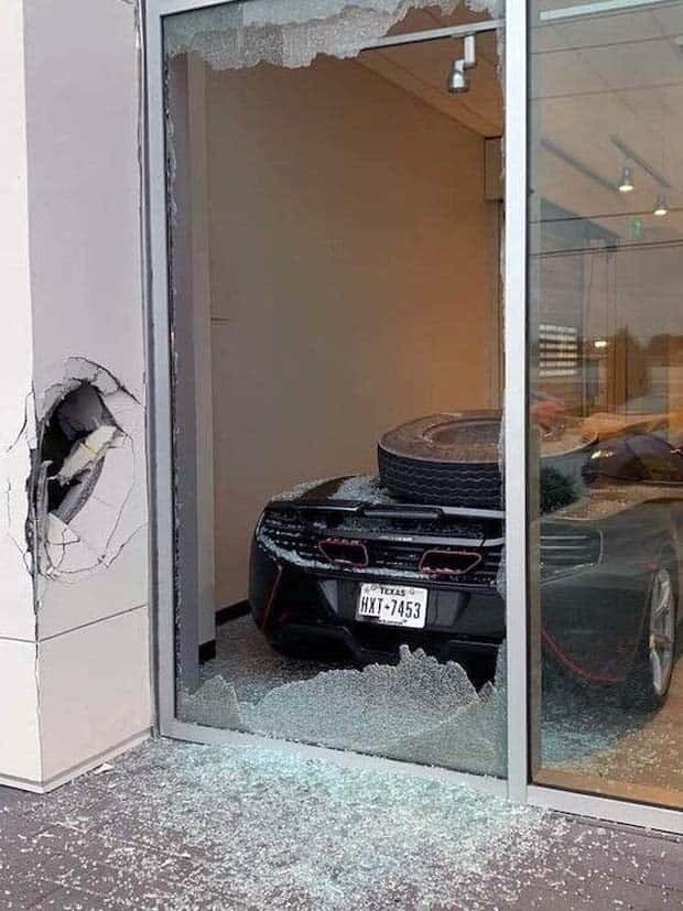 Insane Driving Fails #24 (22 photos)