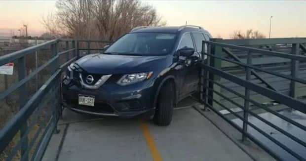 Insane Driving Fails #24 (22 photos)