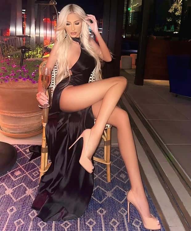 Hot Girls with Beautiful Legs #59 (21 photos)