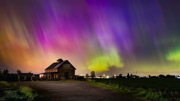 Spectacular Aurora Borealis Pictures That Stun (25 photos)