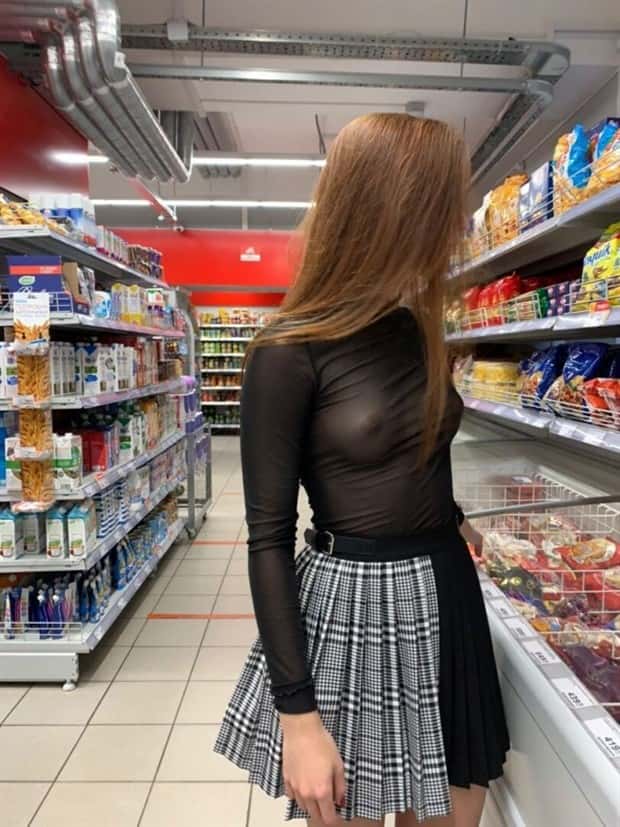 hot girls shopping 6 Hot Girls in Shopping #2 (22 photos)