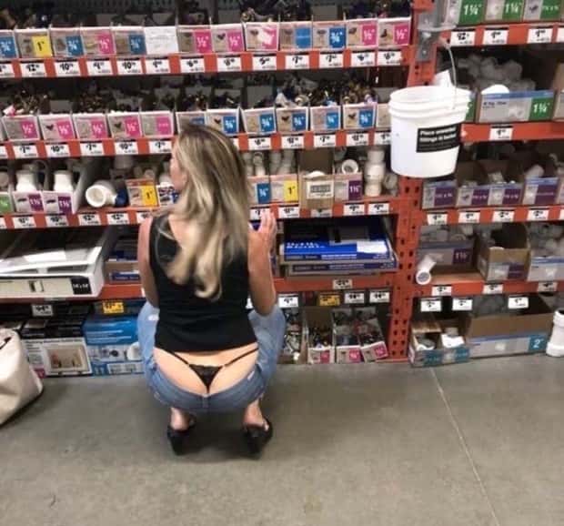 hot girls shopping 9 Hot Girls in Shopping #2 (22 photos)