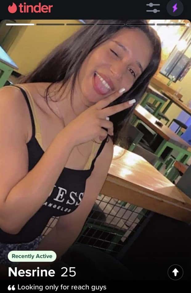 shameless tinder girls 29 Shameless Tinder Girls Who Keep It Real (29 photos)